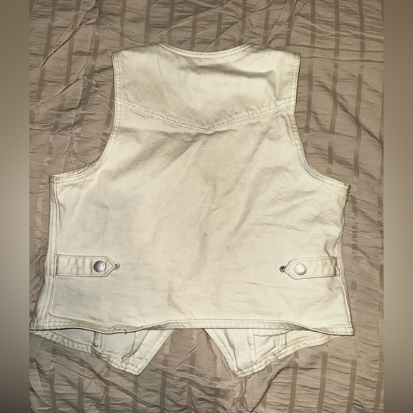 Cream Button-Up Vest - Picture 6 of 7